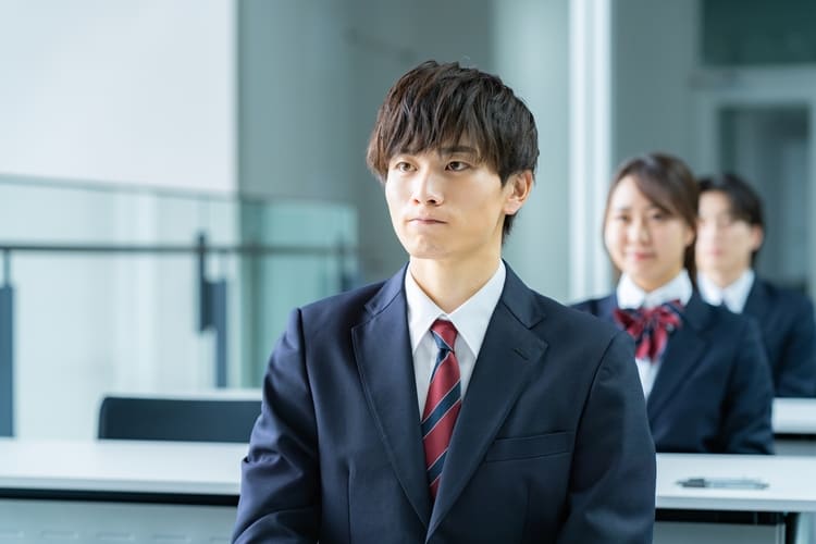 【男子】大学受験・共通テスト写真に適した「服装」をプロが解説1