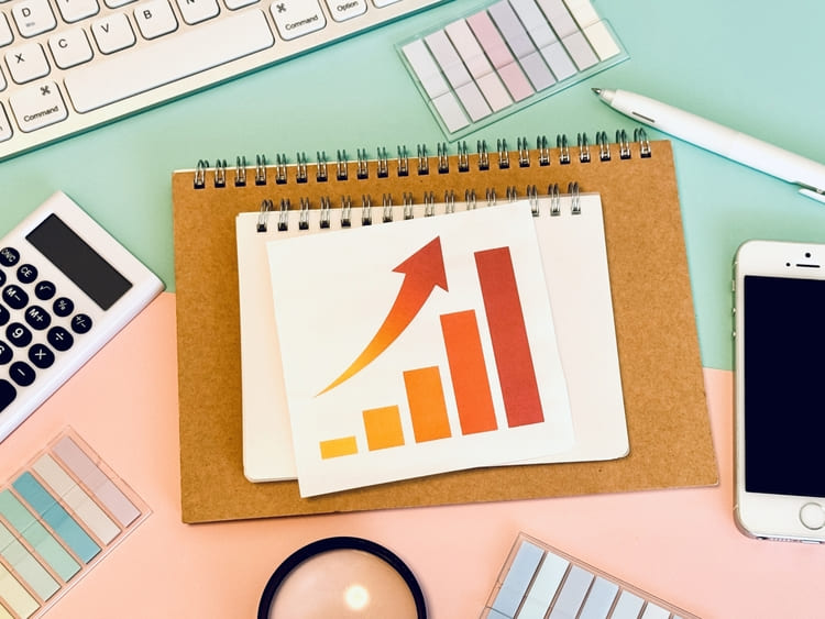 大学受験・共通テストの証明写真に適した「服装」とは?制服や普段着もあり?2