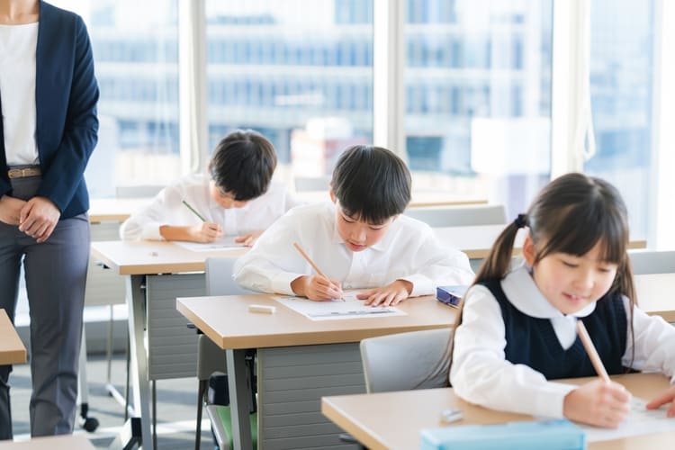 中学受験写真でカーディガンは着るもの?適した特徴や撮影時の注意点を解説3