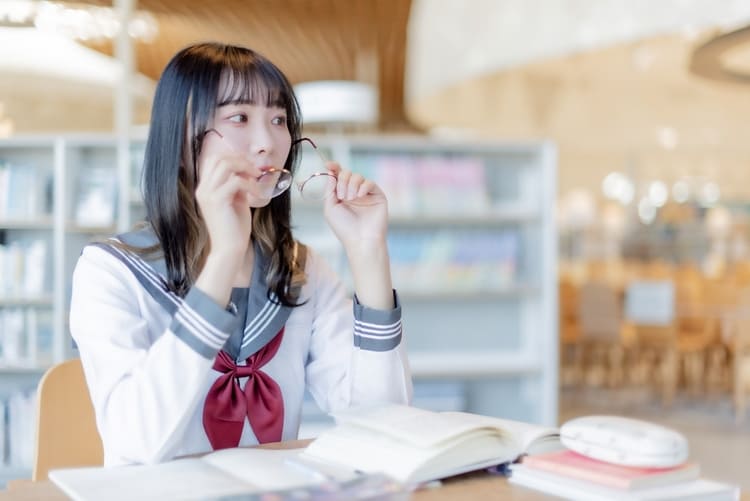 【女子】大学受験・共通テスト写真に適した「服装」をプロが解説3