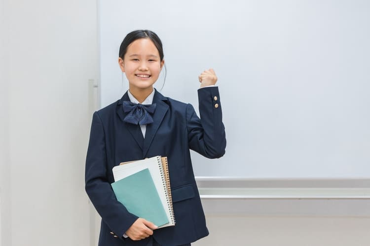 3分でわかる!女子の中学受験写真にふさわしい服装|購入先も紹介3