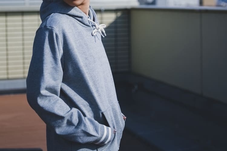 大学受験・共通テスト写真で「パーカー」を避けた方が良い理由とは？3